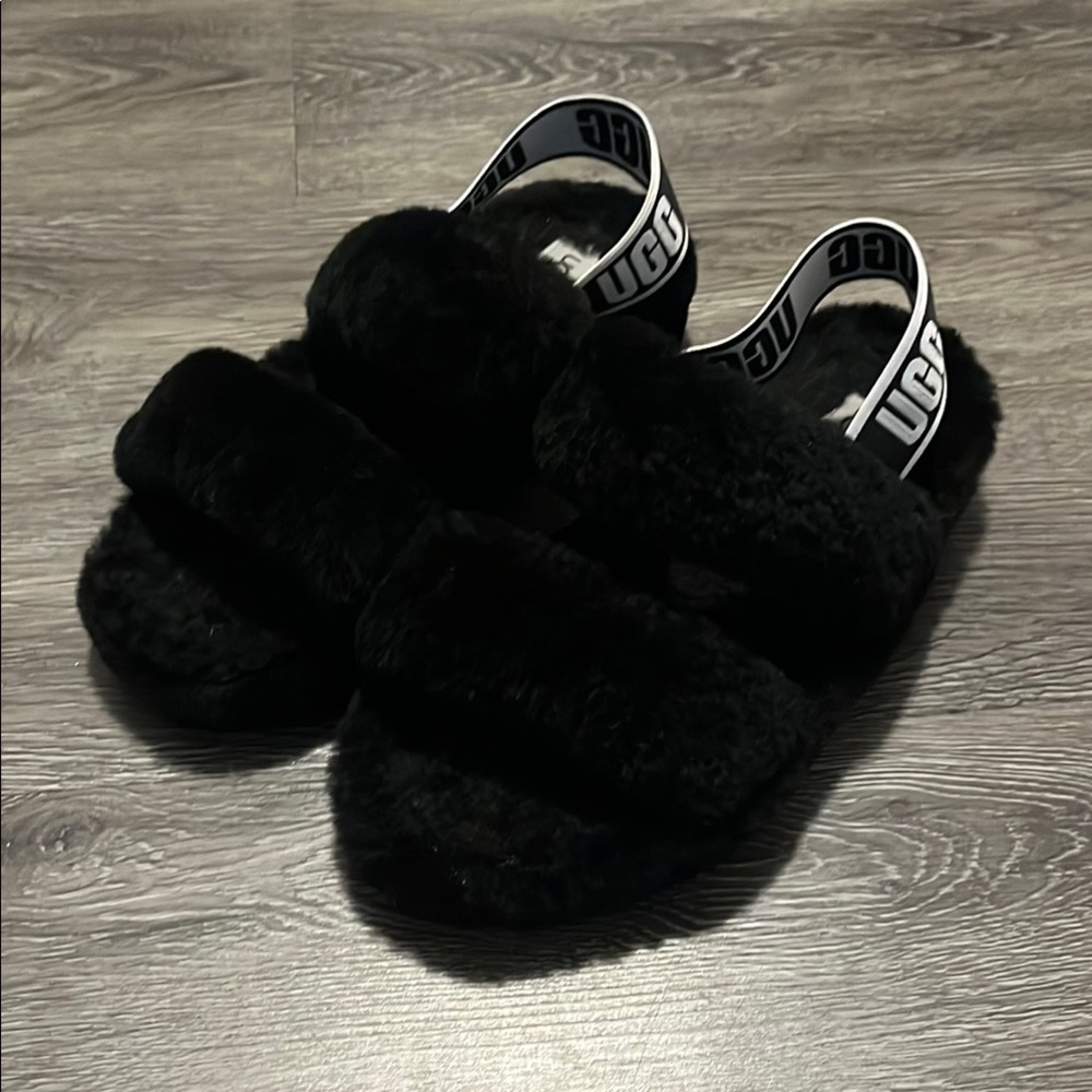 UGG Woman’s Oh Yeah Black Sandals / Slippers Sz 7